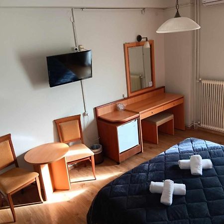 Hotel Liberty Missolonghi Экстерьер фото