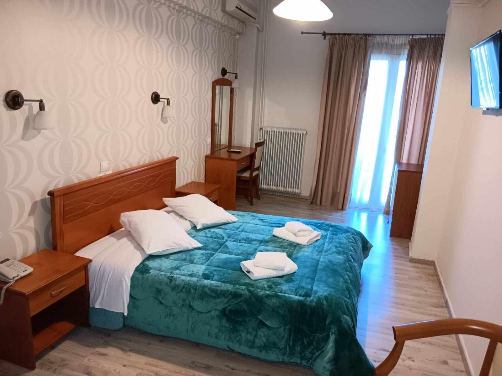 Hotel Liberty Missolonghi Экстерьер фото